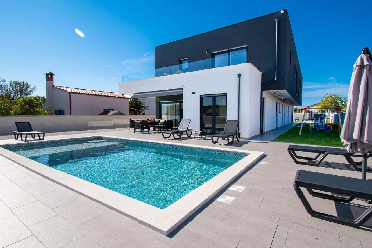 Villa Elite 1 & 2 With Two Pools Pula
